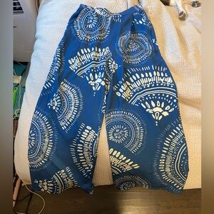 Flowy pattern summer pants